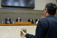 Movimentações de plenário.
