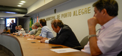 Reunião para tratar do Lago Guaíba, transporte hidroviário, turismo náutico, desassoreamento e mineração em Porto Alegre.