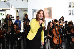 Mônica Leal recebeu as crianças e falou da importância da música na vida das pessoas