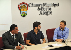 Primeira reunião da Comissão Especial de Revisão Legislativa. Na foto, os vereadores,  Comissário Rafão Oliveira, Felipe Camozzato e Mendes Ribeiro (ao microfone).