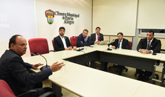 Reunião da Comissão Especial de Revisão Legislativa. Na foto, da esq. vereadores: João Bosco Vaz, Felipe Camozzato (presidente), Mendes Ribeiro, Professor Wambert, Hamilton Sossmeier, Comissário Rafão Oliveira