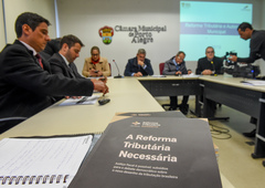 Comissão discute a Reforma Tributária.