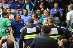 Durante toda a tarde e parte da noite, houve movimentação nas galerias
