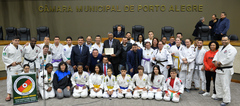 Atletas e dirigentes prestigiaram homenagem prestada pelos vereadores