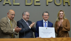Pujol, Cecchim e Bohn na sessão solene desta terça
