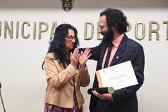 Jussara Cony propôs a homenagem