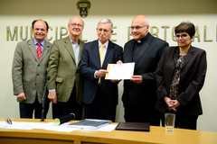 Vereador João Carlos Nedel (c) foi o proponente da homenagem