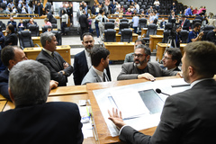 Movimentação em Plenário nesta segunda-feira