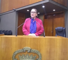 Vereadora Lourdes na Tribuna da Câmara