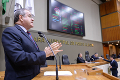 O vereador Idenir Cecchim (PMDB), proponente da homenagem