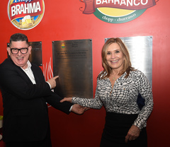 Placa é homenagem da Câmara ao estabelecimento