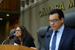 Divulgação da Associação Parkinson do Rio Grande do Sul e do X Congresso das Associações de Parkinson do Brasil. Na foto, vice-presidente da associação, Neusa Maria de Oliveira Chardosim e vereador Alvoni Medina.