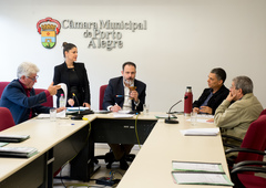 Comissão debate o projeto de reforma do Regimento.