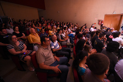 Teatro Glênio Peres tem 80 poltronas e espaço para cadeirante