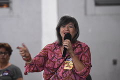 Comissão faz debate sobre a continuidade do Ensino Médio na Escola Emílio Meyer, na sede da Amavtron. Na foto, representante da Atempa