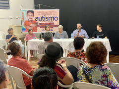 Encontro da APAE do bairro Glória marcou a primeira reunião ordinária externa da Frente do Autismo