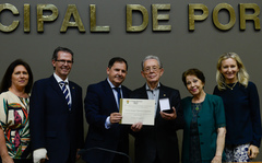 Sossmeier e Espíndola na entrega da Comenda na noite desta terça-feira