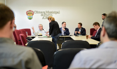 Comissão discute a regularização do registro do Porto Seco.
