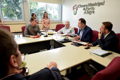 CCJ discute a regularização do registro do Porto Seco.Na foto, o Sr. Piero Locatelli Todeschini, arquiteto do Sport Club Internacional, compondo a mesa ao lado dos vereadores da comissão.
