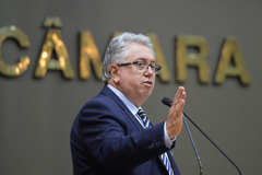 Vereador Adeli Sell.