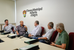 Reunião de abertura da CEFOR. Vereadores Valter Nagelstein, Presidente Reginaldo Pujol, Idenir Cecchim, Airto Ferronato e João Carlos Nedel.