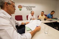 Comissão se reúne para apreciação de pareceres e aprovação de redações finais. Na foto, os vereadores: Mauro Pinheiro, Adeli Sell, Cassio Trogildo e Mendes Ribeiro.