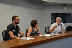 Discute posse dos diretores eleitos das EMEFs e EMEIs de Porto Alegre. Ao microfone, vereador Engenheiro Comassetto.