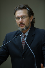 Retrato. Vereador Professor Alex Fraga.