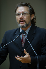 Retrato. Vereador Professor Alex Fraga.