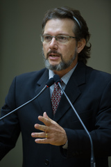 Retrato. Vereador Professor Alex Fraga.