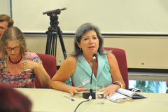 Reunião sobre posse dos diretores das escolas municipais e rotina escolar.