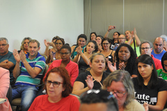 Reunião sobre posse dos diretores das escolas municipais e rotina escolar.