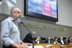 Encontro debateu modificações no transporte público e o credenciamento do transporte por aplicativos. Na foto, o gerente de Relações Governamentais da Uber, Ricardo Ribeiro