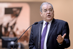 Vereador Idenir Cecchim, autor da proposta