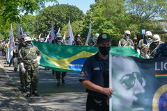 Caminhada segue desde a Câmara Municipal até a Redenção