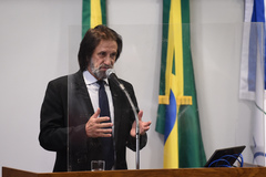 Sessão ordinária. Na foto, vereador Aldacir Oliboni na tribuna