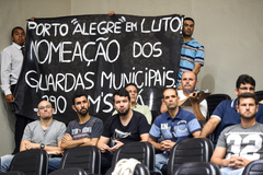 Aprovados no concurso compareceram ao plenário