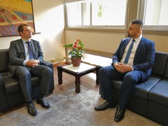 Vereador Bobadra detalha proposta de Frente Parlamentar de Segurança ao presidente da Câmara de Porto Alegre, Márcio Bins Ely

