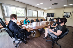 Delegadas foram recebidas por Márcio Bins Ely na sala da presidência