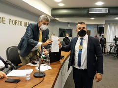 Bobadra entregou documento solicitando funcionamento de igrejas e templos religiosos 