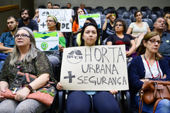 Grupo quer ocupar espaços públicos para implantar hortas comunitárias
