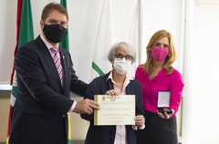 Bins Ely, Nadine e Mônica na homenagem realizada nesta manhã