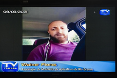 Motorista Wainer Flores reclamou que aumento da gasolina inviabilizou atividade 