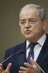 Vereador Idenir Cecchim (MDB), líder do governo
