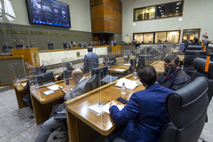 Movimentação em Plenário nesta quinta-feira