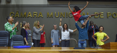 Bailarinos fizeram uma performance no Plenário 