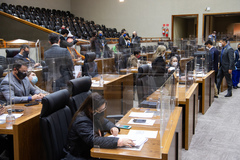 Sessão teve participação semipresencial de vereadores e vereadoras