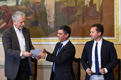 José Fortunati (e), Cassio Trogildo e Mauro Zacher (d)
