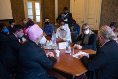 Cece faz visita à Secretaria Municipal de Cultura. Vereadoras Fernanda Barth e Daiana Santos se reúnem com o secretário Gunter Axt.