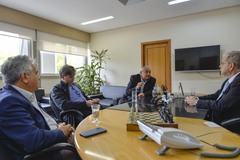 Visita dos médicos foi hoje de manhã